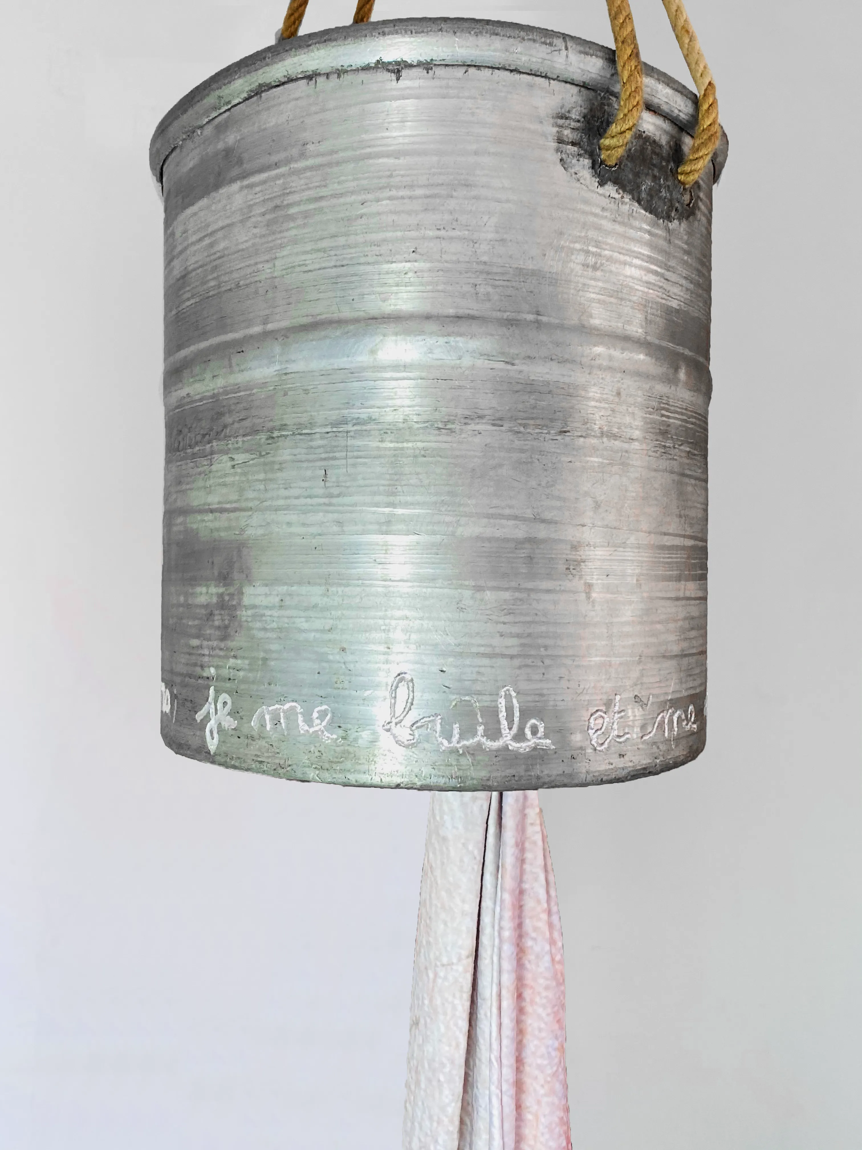 Inhabit Your Body — Artwork 08 — Je Vis Je Meurs