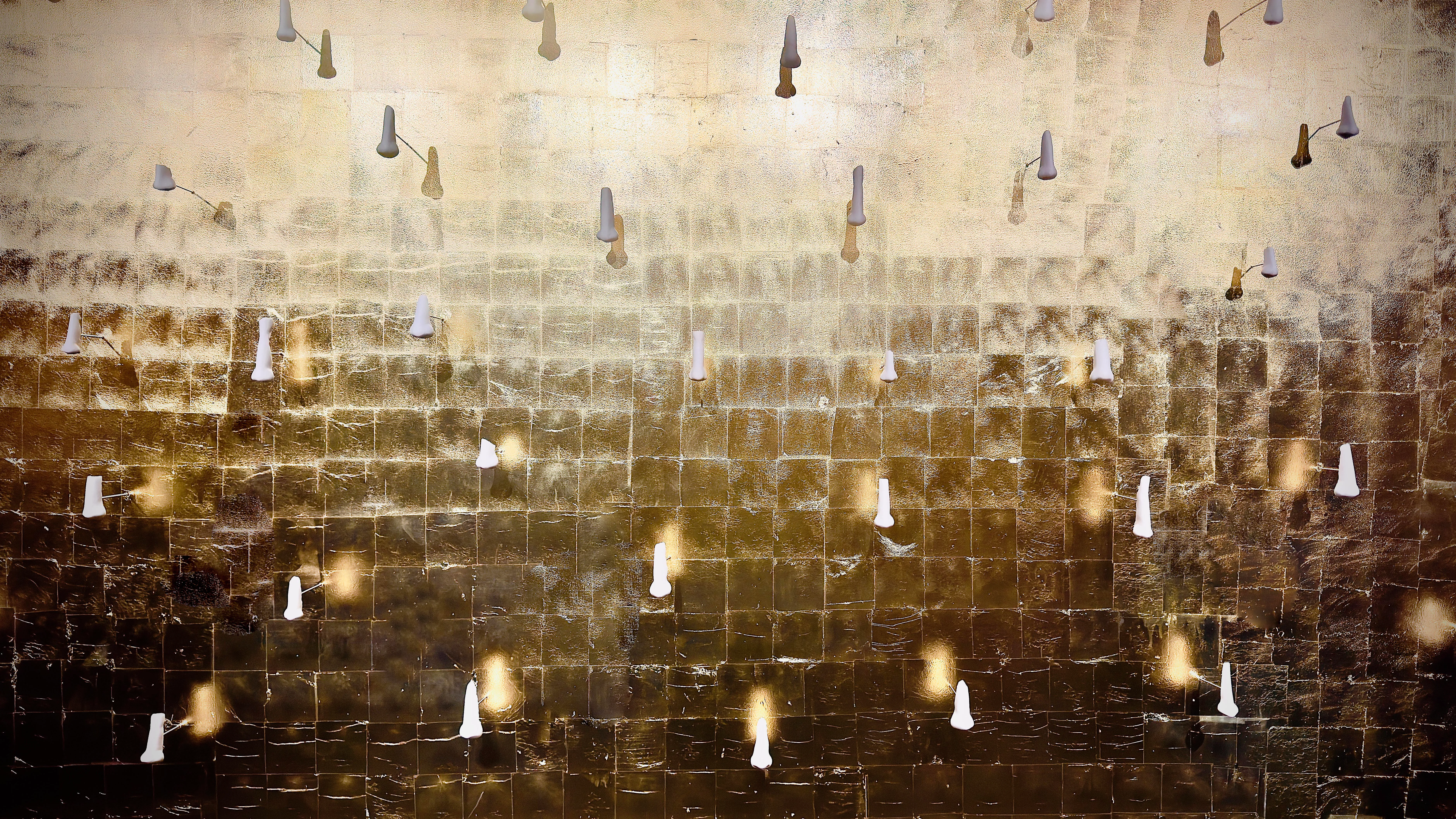About 2 Inches Long — Installation View — Institut Du Monde Arabe Paris