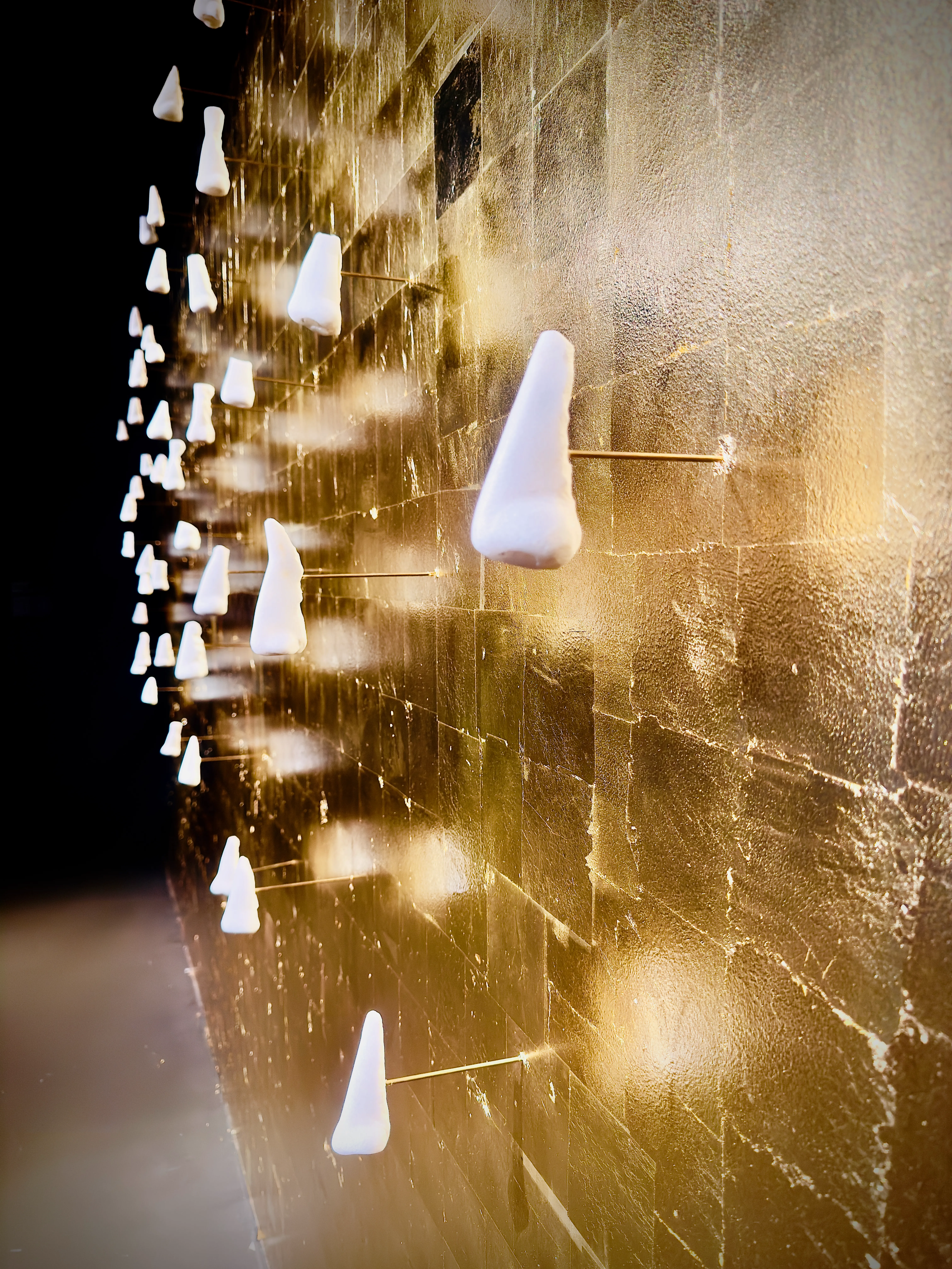About 2 Inches Long — Installation View — Institut Du Monde Arabe Paris