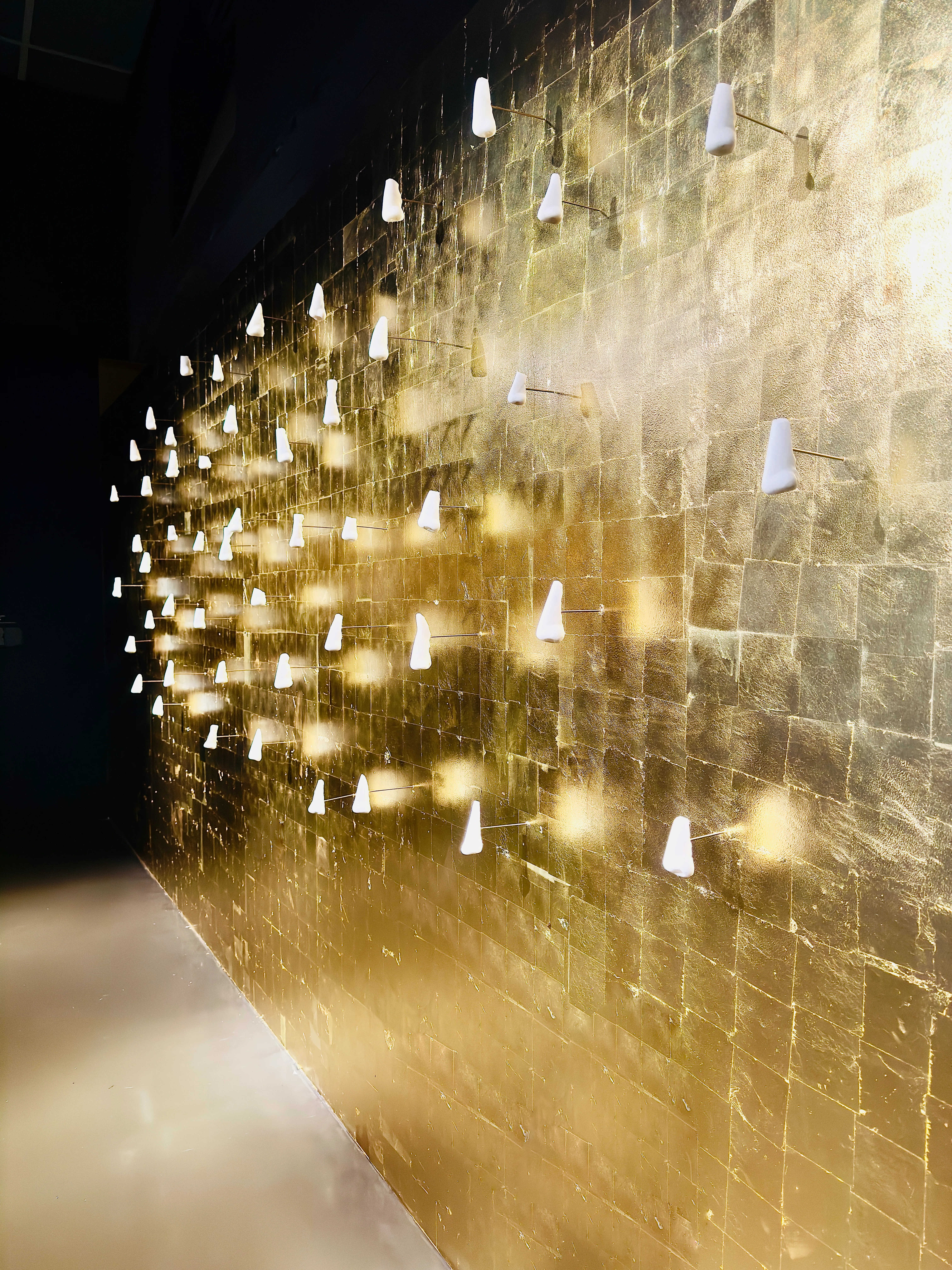 About 2 Inches Long — Installation View — Institut Du Monde Arabe Paris