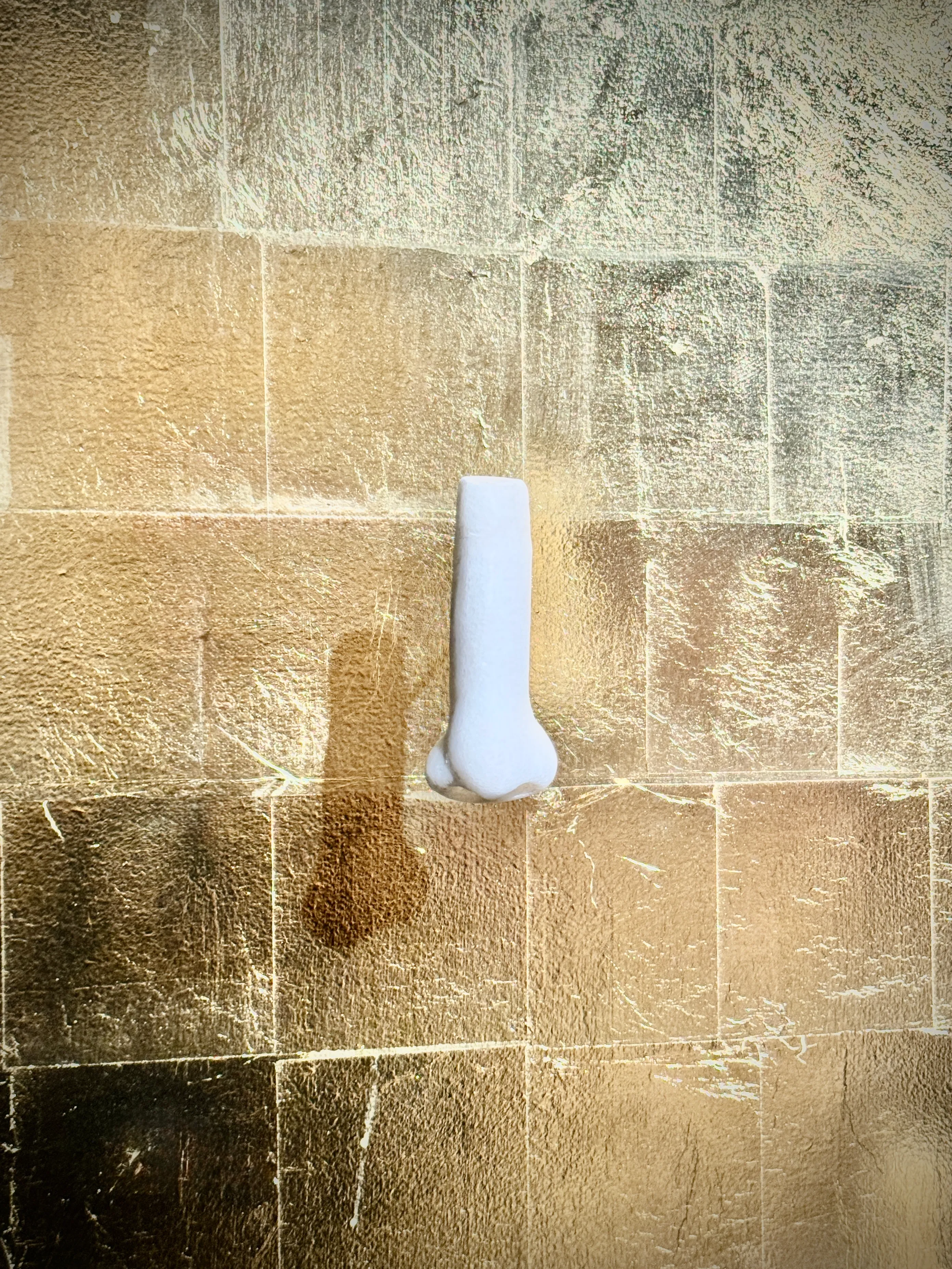 About 2 Inches Long — Installation View — Institut Du Monde Arabe Paris