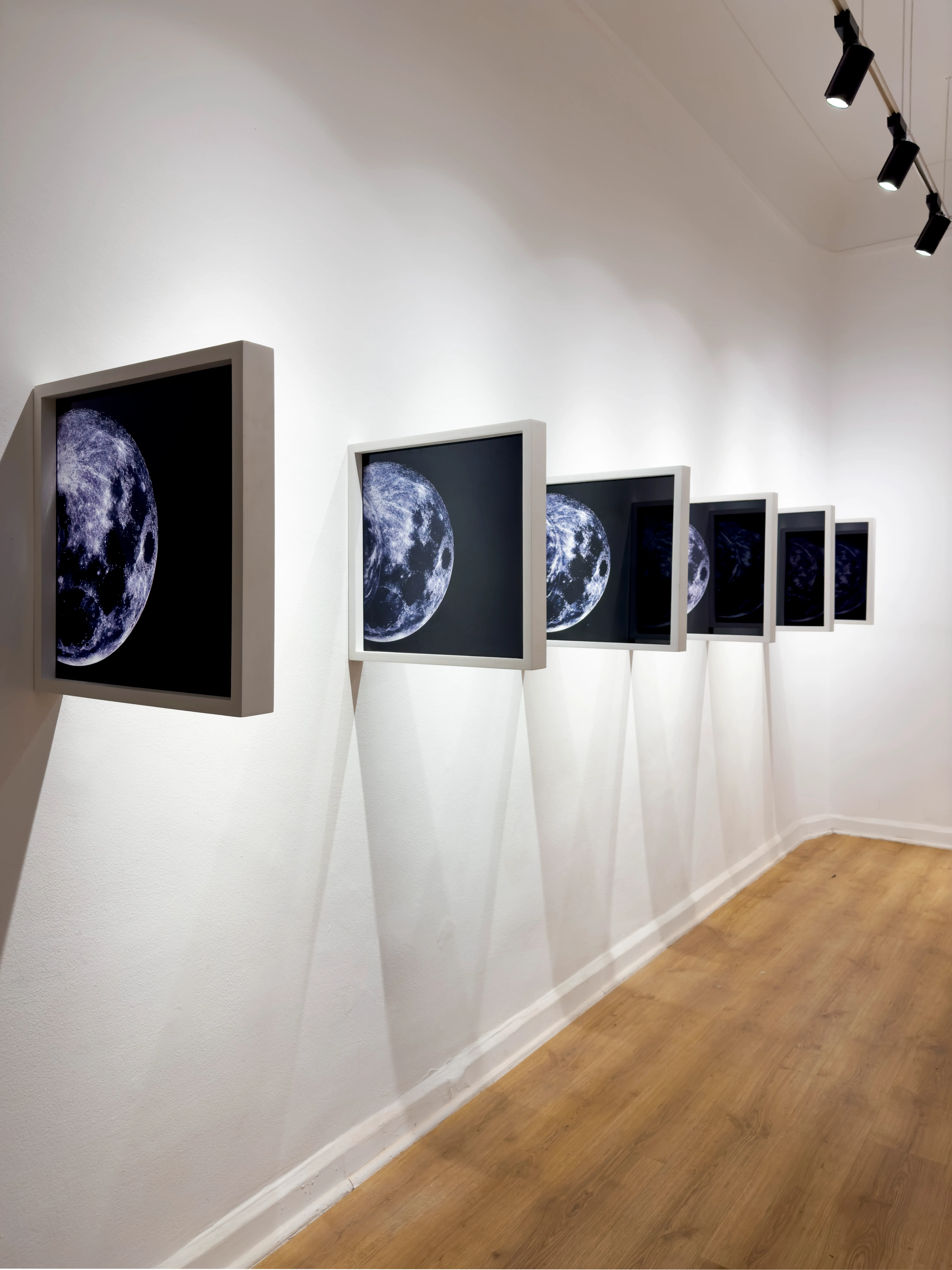 Femmes Des Annees Eclipse — Ainstallation View — Art D Egypte Cairo