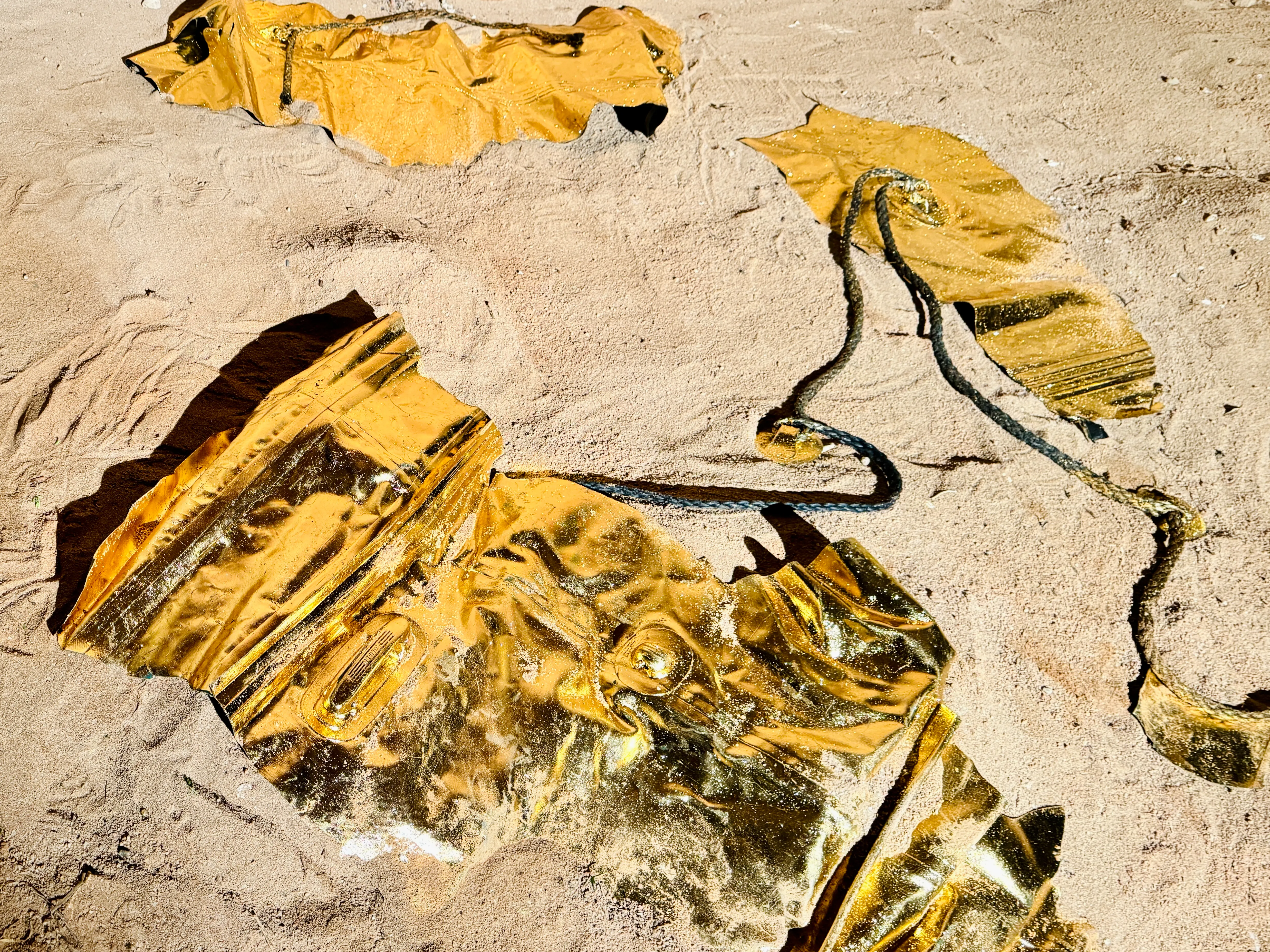 Tout Ce Qui Brille — Installation View — Biennale De Renave Bonifacio France